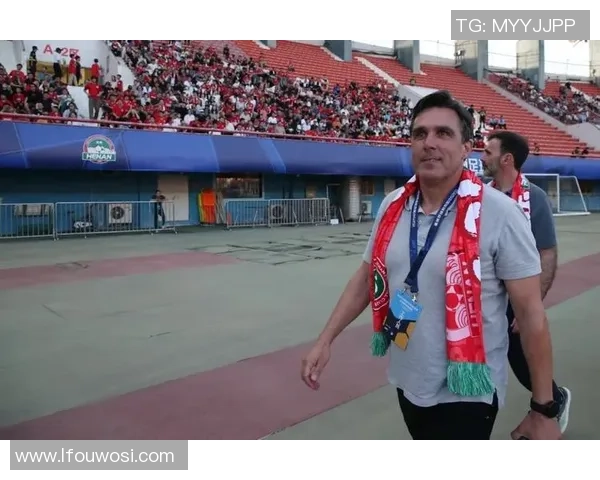 足球界最尽职球星是谁 他们为球队奉献了多少不为人知的努力与牺牲